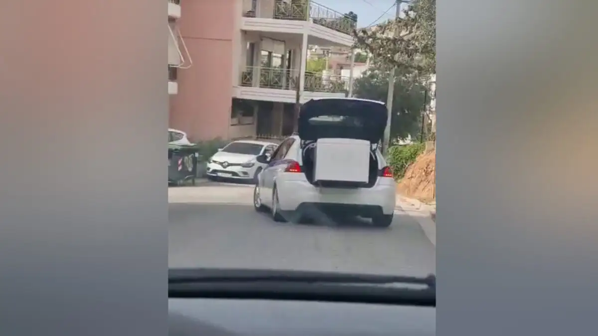 კამატეროში საპატრულო მანქანით მაცივრის გადატანის გამო პოლიციელი დააკავეს