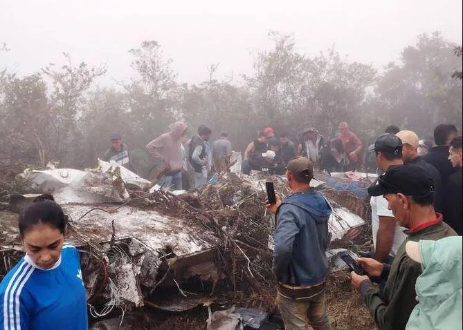 კოლუმბიაში სამგზავრო თვითმფრინავმა კატასტროფა განიცადა - დაიღუპა ბორტზე მყოფი 15 მგზავრი, მათ შორის იყვნენ კოლუმბიელი პოლიტიკოსები: დეტალები