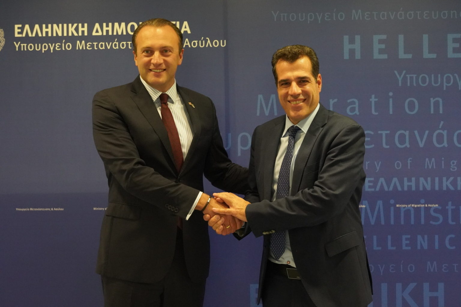 იმიგრაციისა და თავშესაფრის მინისტრის, თანოს პლევრისის, შეხვედრა საბერძნეთში საქართველოს ელჩთან, ლევან ბერიძესთან